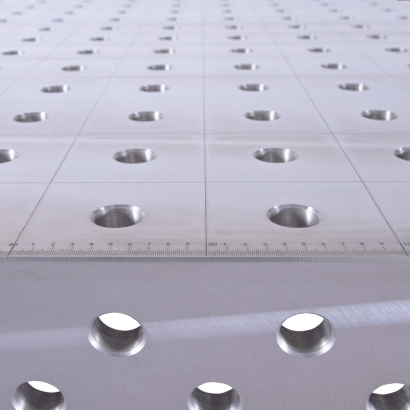 stół spawalniczy spartus ferros 3d 1200x1200x200 (3).jpg